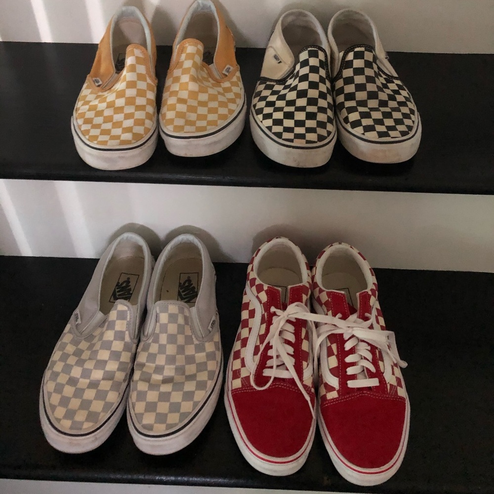 Vans 4 pair Pending on xpst